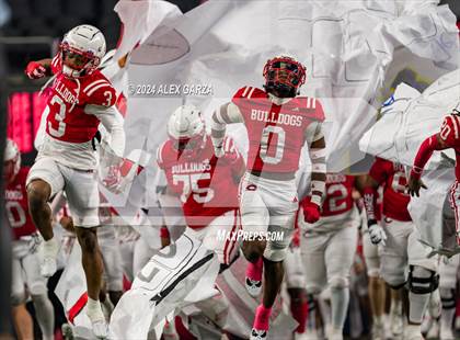 Thumbnail 1 in La Vega vs. Carthage (UIL 4A Division II Football Final) photogallery.