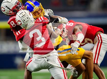 Thumbnail 1 in La Vega vs. Carthage (UIL 4A Division II Football Final) photogallery.
