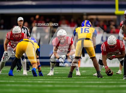Thumbnail 1 in La Vega vs. Carthage (UIL 4A Division II Football Final) photogallery.
