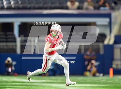 Thumbnail 3 in La Vega vs. Carthage (UIL 4A Division II Football Final) photogallery.