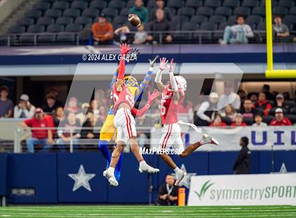 Thumbnail 1 in La Vega vs. Carthage (UIL 4A Division II Football Final) photogallery.