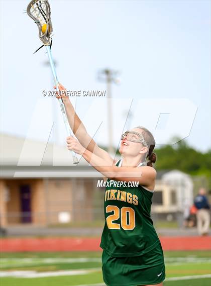 Thumbnail 2 in Woodbridge vs Battlefield (VHSL Class 6 Region B Quarterfinal) photogallery.