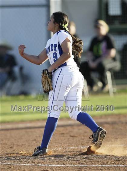 Thumbnail 1 in Summit vs. Arlington photogallery.