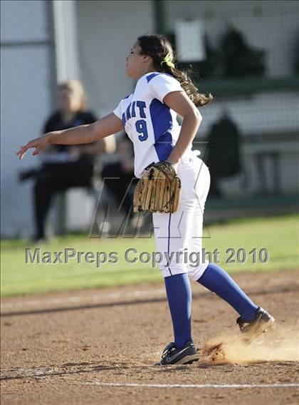 Thumbnail 2 in Summit vs. Arlington photogallery.