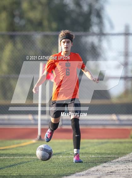 Thumbnail 2 in Temescal Canyon vs. Poly photogallery.
