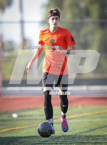 Thumbnail 1 in Temescal Canyon vs. Poly photogallery.
