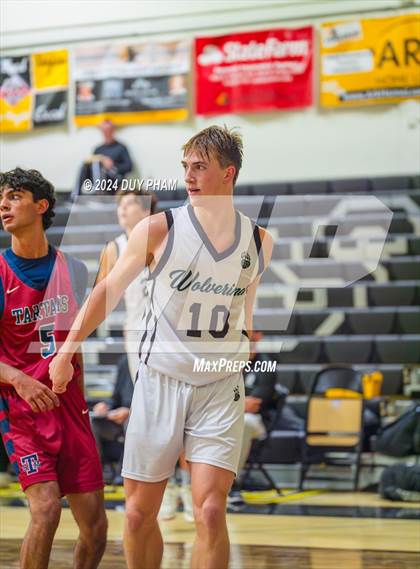 Thumbnail 1 in St. Margaret's vs. Aliso Niguel photogallery.