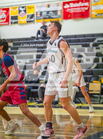 Thumbnail 2 in St. Margaret's vs. Aliso Niguel photogallery.