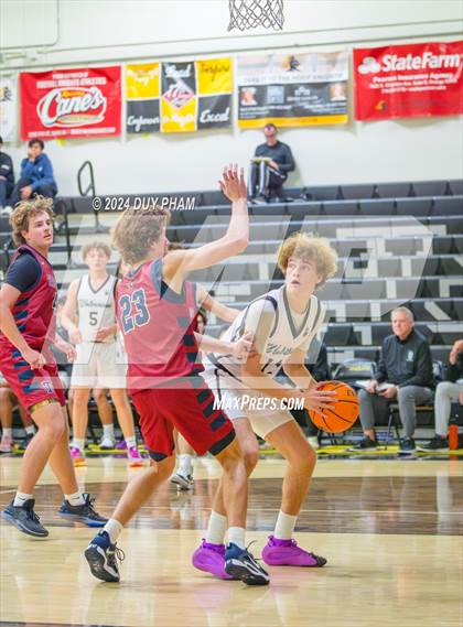 Thumbnail 1 in St. Margaret's vs. Aliso Niguel photogallery.