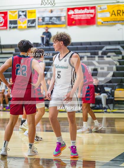Thumbnail 2 in St. Margaret's vs. Aliso Niguel photogallery.