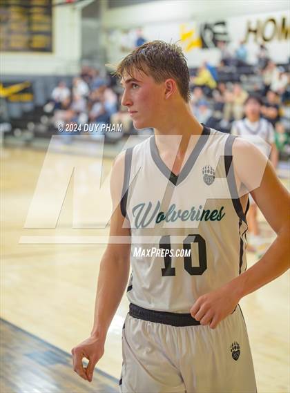 Thumbnail 1 in St. Margaret's vs. Aliso Niguel photogallery.
