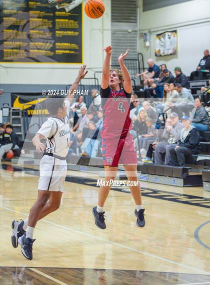 Thumbnail 2 in St. Margaret's vs. Aliso Niguel photogallery.