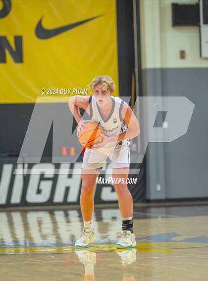 Thumbnail 3 in St. Margaret's vs. Aliso Niguel photogallery.