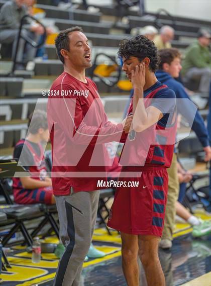 Thumbnail 3 in St. Margaret's vs. Aliso Niguel photogallery.