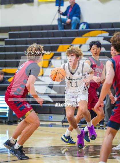 Thumbnail 2 in St. Margaret's vs. Aliso Niguel photogallery.
