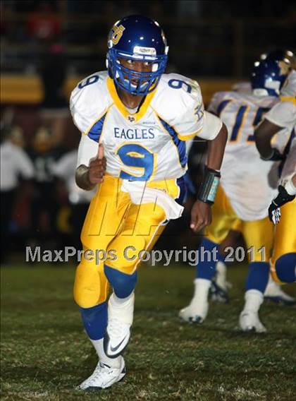 Thumbnail 1 in Verbum Dei vs. Bosco Tech photogallery.