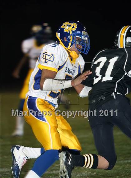 Thumbnail 1 in Verbum Dei vs. Bosco Tech photogallery.