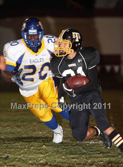 Thumbnail 2 in Verbum Dei vs. Bosco Tech photogallery.