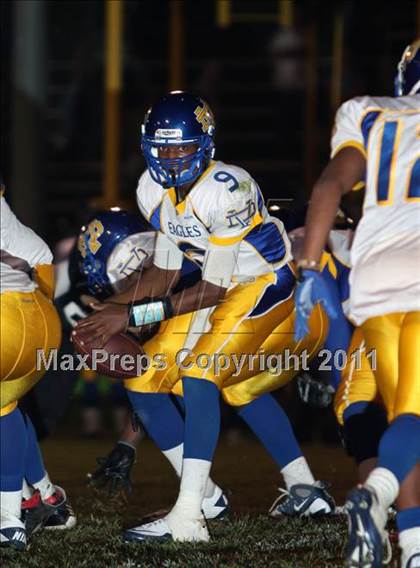 Thumbnail 2 in Verbum Dei vs. Bosco Tech photogallery.