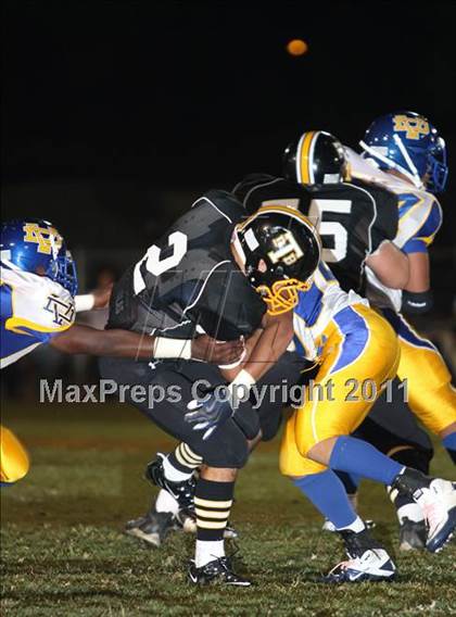 Thumbnail 1 in Verbum Dei vs. Bosco Tech photogallery.