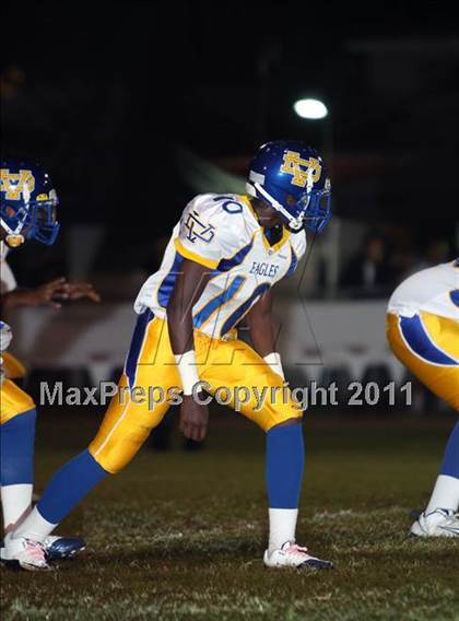 Thumbnail 1 in Verbum Dei vs. Bosco Tech photogallery.