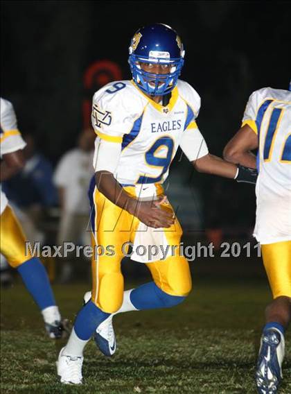 Thumbnail 1 in Verbum Dei vs. Bosco Tech photogallery.