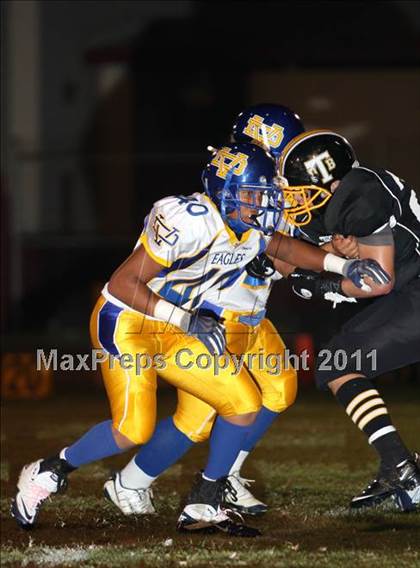 Thumbnail 1 in Verbum Dei vs. Bosco Tech photogallery.