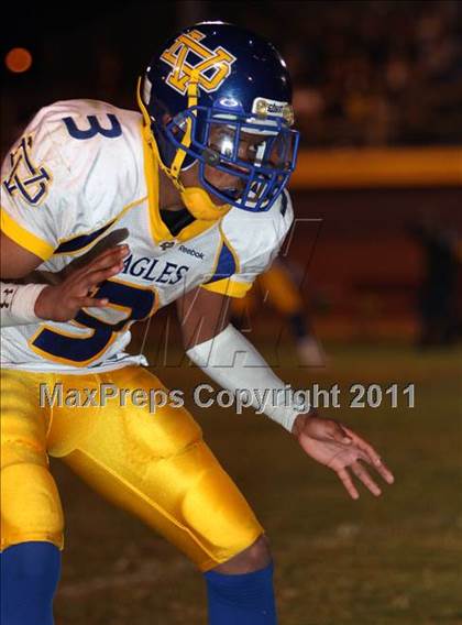 Thumbnail 1 in Verbum Dei vs. Bosco Tech photogallery.
