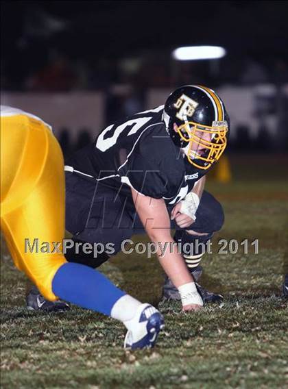 Thumbnail 2 in Verbum Dei vs. Bosco Tech photogallery.