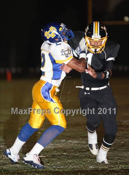 Thumbnail 2 in Verbum Dei vs. Bosco Tech photogallery.