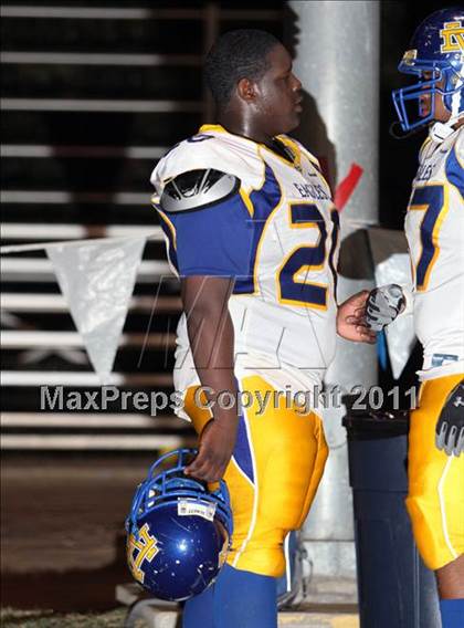 Thumbnail 1 in Verbum Dei vs. Bosco Tech photogallery.