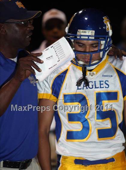 Thumbnail 3 in Verbum Dei vs. Bosco Tech photogallery.