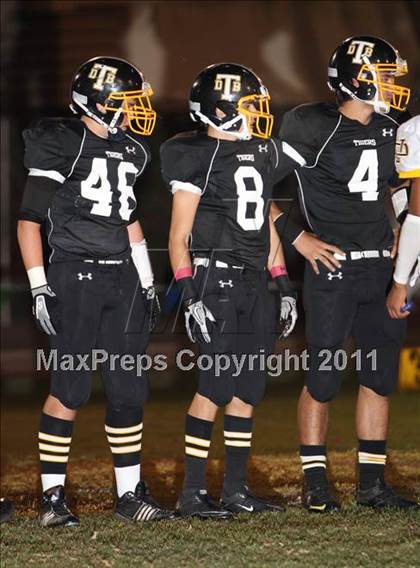 Thumbnail 1 in Verbum Dei vs. Bosco Tech photogallery.