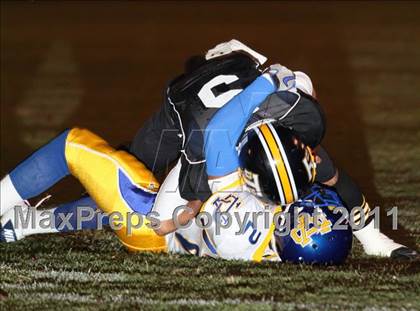 Thumbnail 3 in Verbum Dei vs. Bosco Tech photogallery.