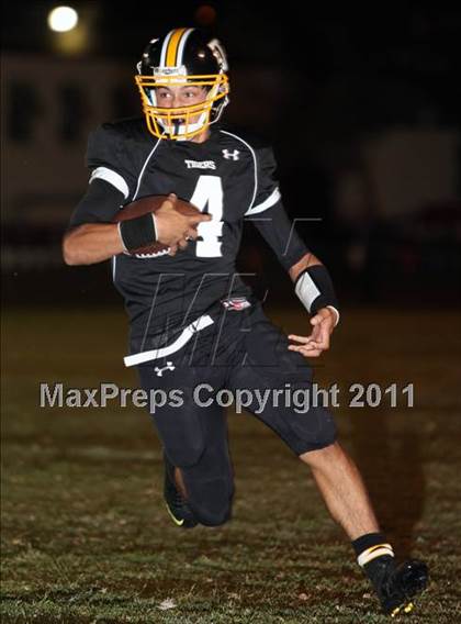 Thumbnail 1 in Verbum Dei vs. Bosco Tech photogallery.