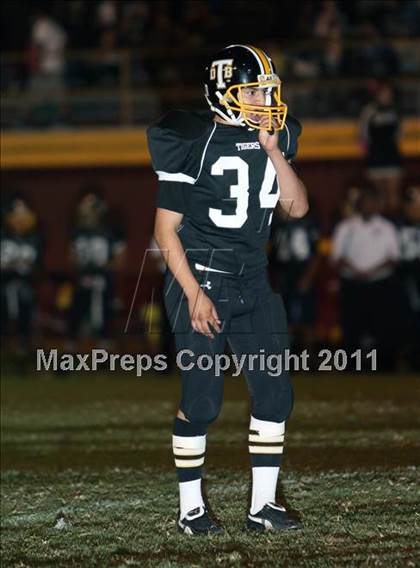 Thumbnail 1 in Verbum Dei vs. Bosco Tech photogallery.