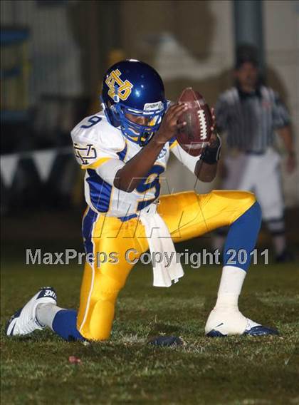 Thumbnail 2 in Verbum Dei vs. Bosco Tech photogallery.