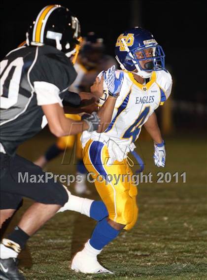 Thumbnail 3 in Verbum Dei vs. Bosco Tech photogallery.