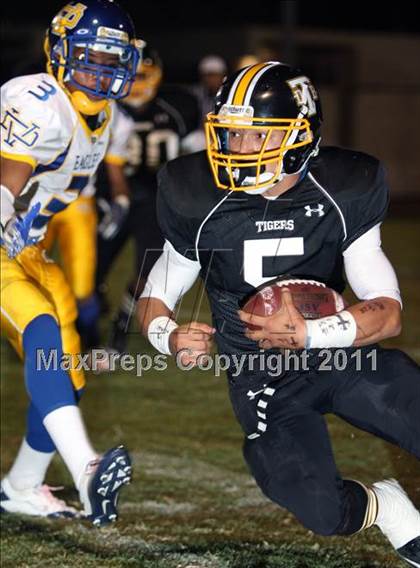 Thumbnail 3 in Verbum Dei vs. Bosco Tech photogallery.