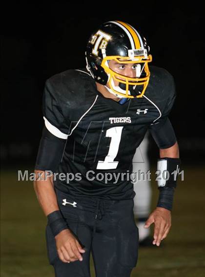 Thumbnail 3 in Verbum Dei vs. Bosco Tech photogallery.