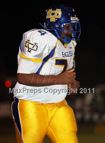 Thumbnail 1 in Verbum Dei vs. Bosco Tech photogallery.