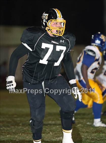 Thumbnail 1 in Verbum Dei vs. Bosco Tech photogallery.