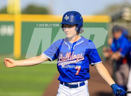 Thumbnail 3 in Grand Saline vs Quitman photogallery.
