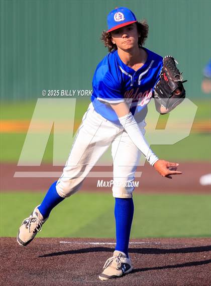 Thumbnail 1 in Grand Saline vs Quitman photogallery.