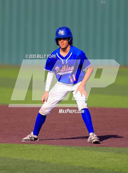 Thumbnail 2 in Grand Saline vs Quitman photogallery.