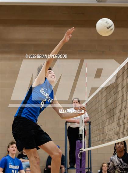 Thumbnail 2 in Grandview vs. James Irwin photogallery.