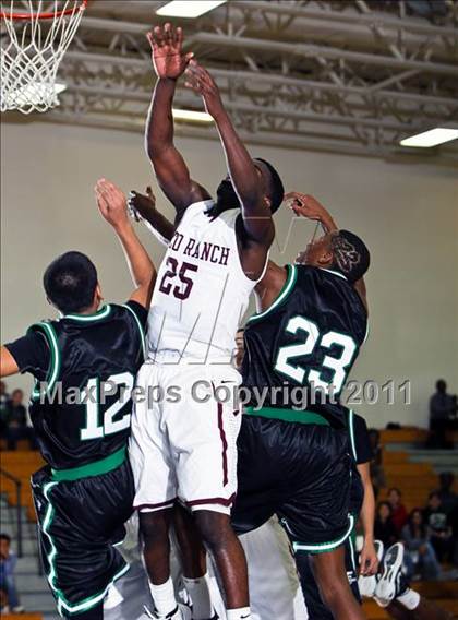Thumbnail 2 in Cinco Ranch vs. Pasadena (McDonald's Texas Invitational) photogallery.