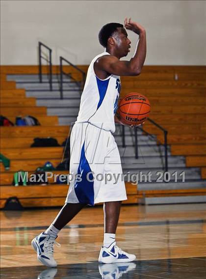 Thumbnail 2 in Cinco Ranch vs. Pasadena (McDonald's Texas Invitational) photogallery.