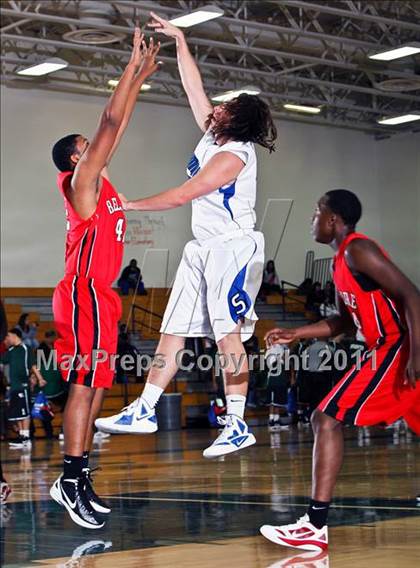 Thumbnail 2 in Cinco Ranch vs. Pasadena (McDonald's Texas Invitational) photogallery.