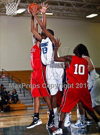 Thumbnail 2 in Cinco Ranch vs. Pasadena (McDonald's Texas Invitational) photogallery.